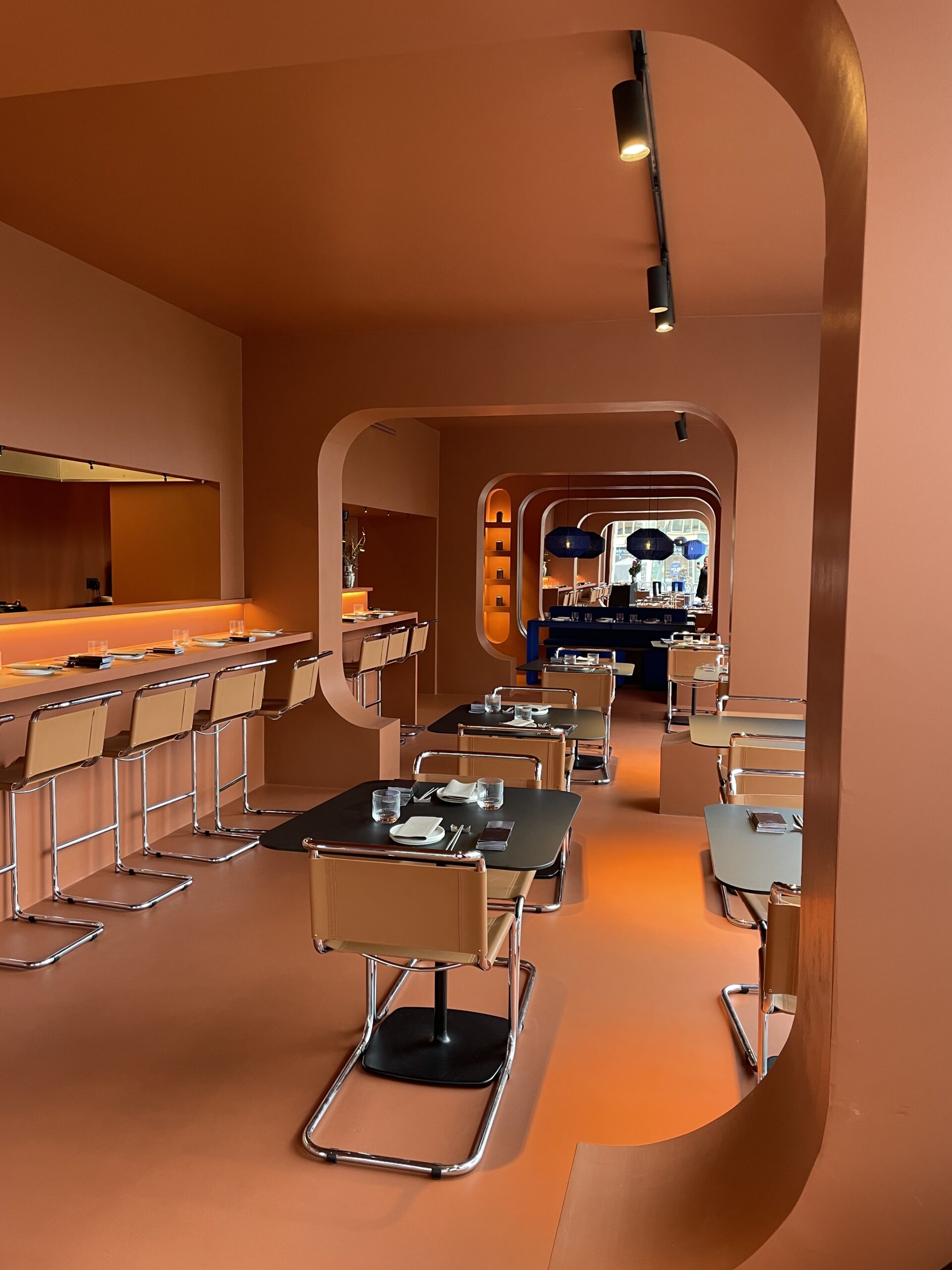 restaurant-resin-all-over